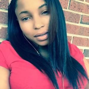 Meet your Posher, Dee